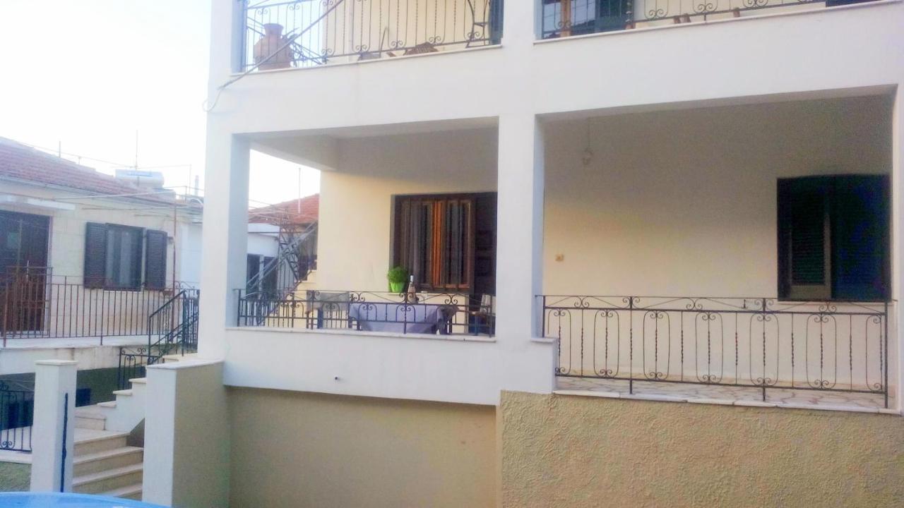 Estia Holiday Apartment & Studio 바티 외부 사진